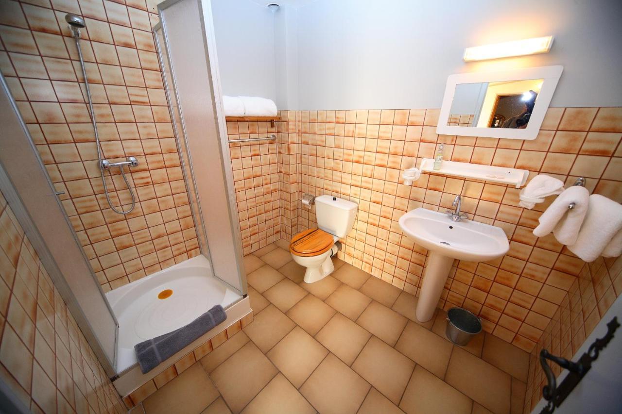 Belle De Nuit Bed & Breakfast Oppède Cameră foto